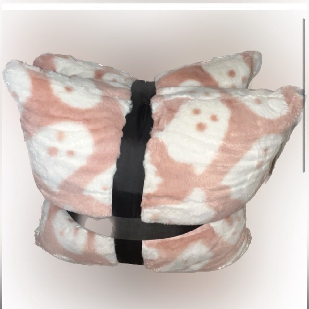 Storehouse Pink Ghost Pillows - Picture 4 of 4